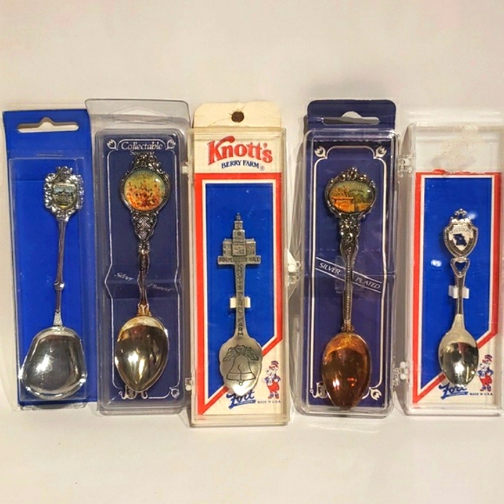 Vintage 80s 90s collectable spoons. Disneyland, Knott's Berry Farm, DC.